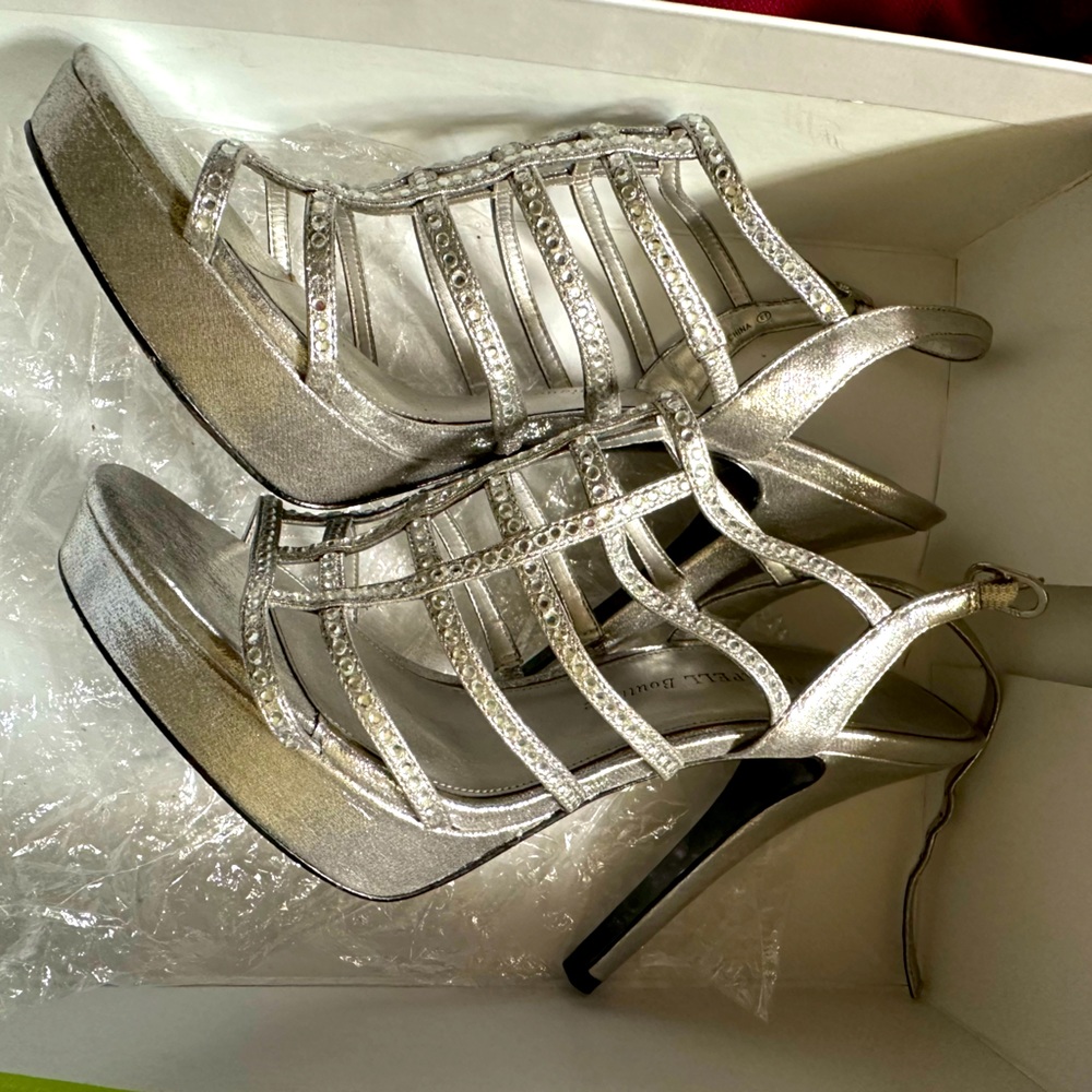 Adrianna papell heels